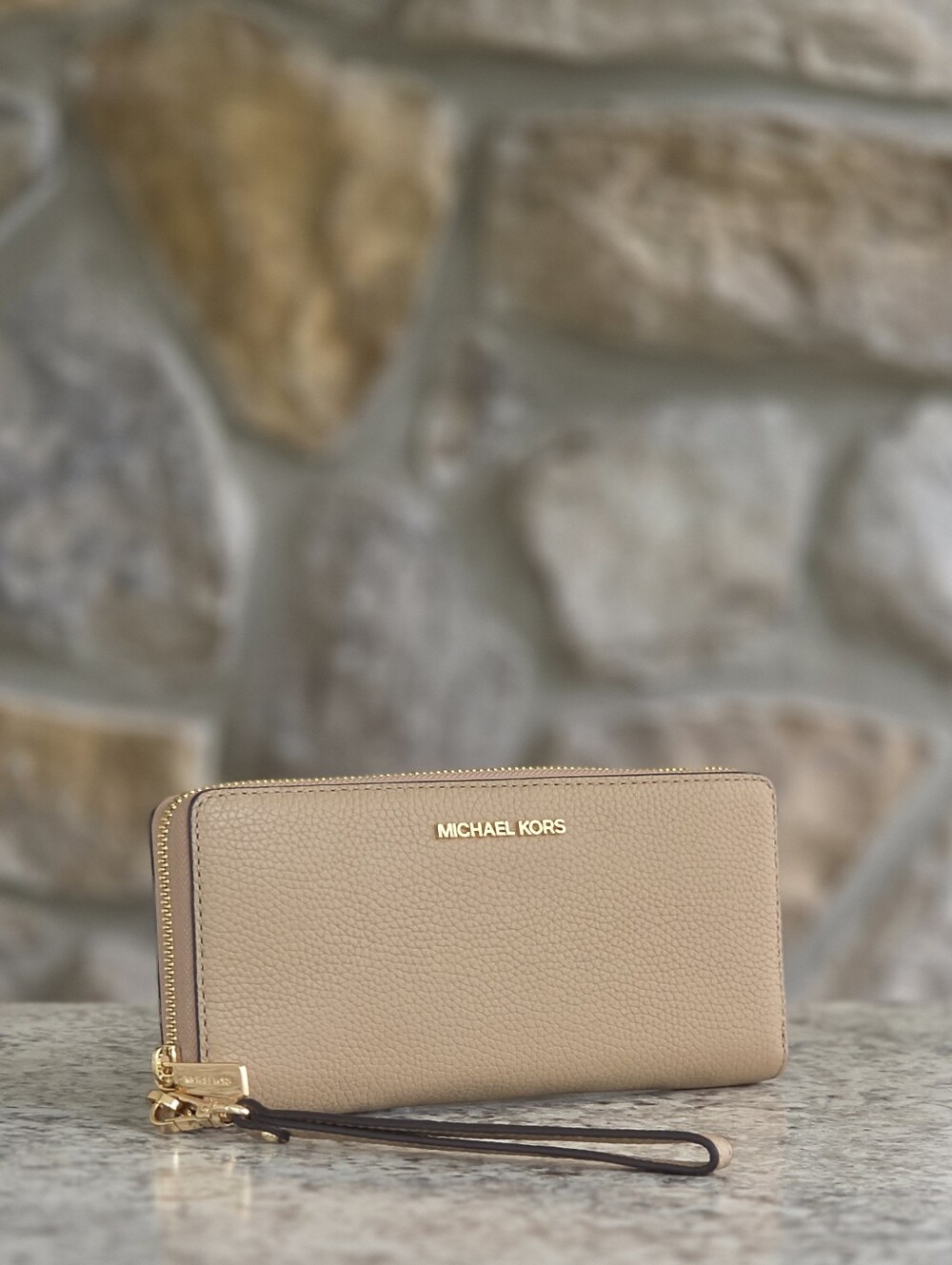 Michael Kors Jet Set Large Tan Continental Wristlet Wallet